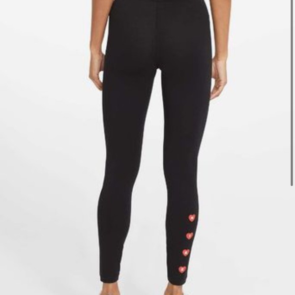 Nike Smooch red Lips love legging black heart logo women’s XS nwt new with tags - Picture 5 of 10